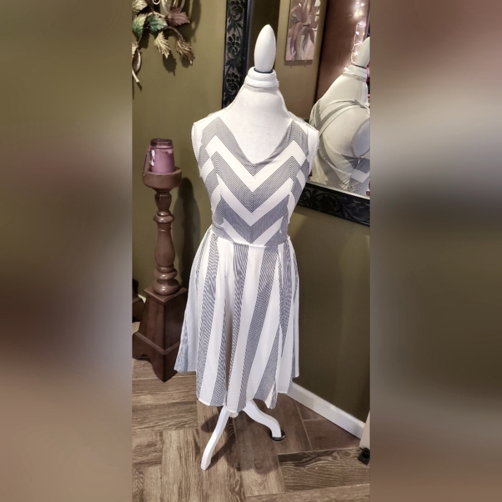 Women's  black & white Sundress size 3/4